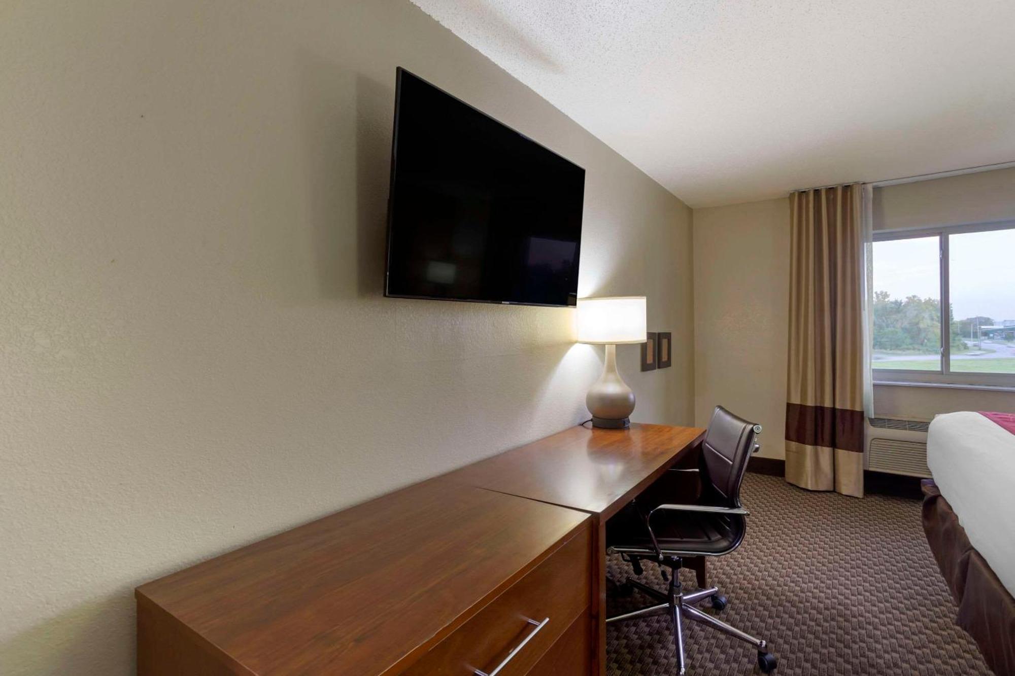 Comfort Inn Hobart-Merrillville I-65 Exterior photo
